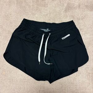 Vuori Clementine 2.5” Women’s Shorts